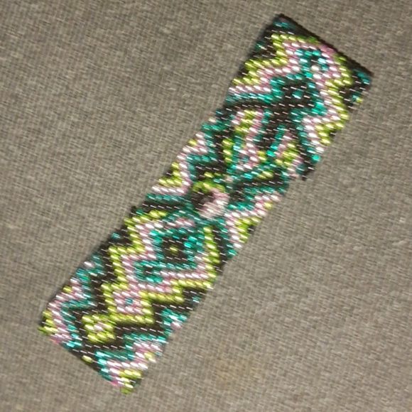 💥3for$30💥Loom Weaved Pattern bracelet - Picture 2 of 2
